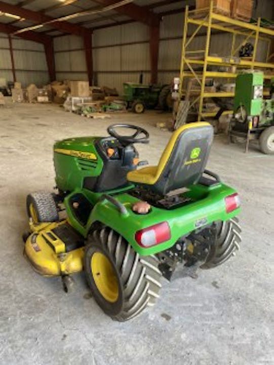 John Deere X740