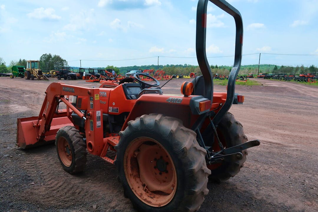 Kubota L2800DT-R