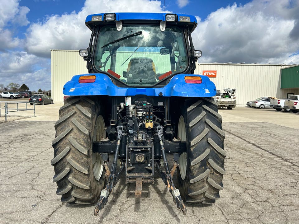 New Holland TS125A Deluxe Cab