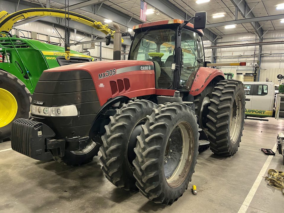 Case IH MX305