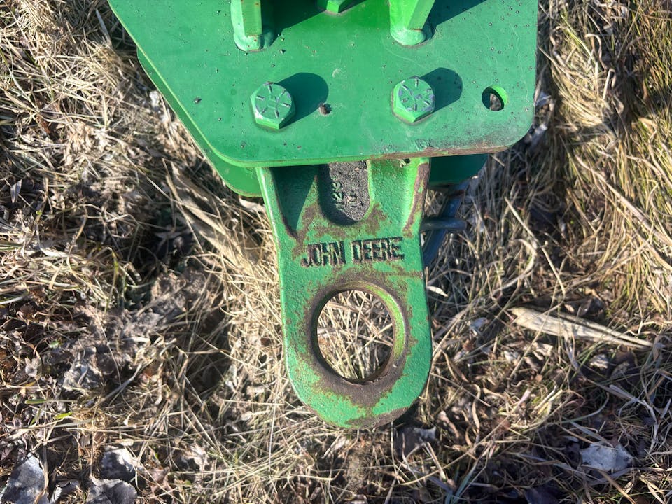 John Deere 2210
