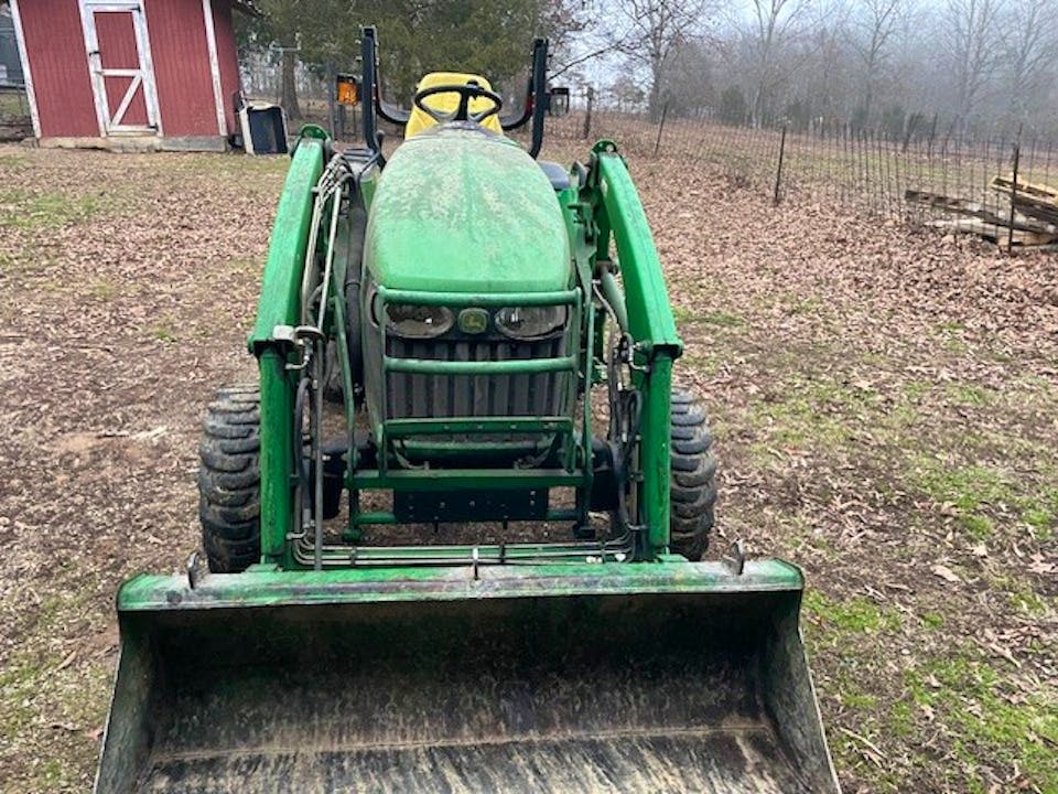 John Deere 3120