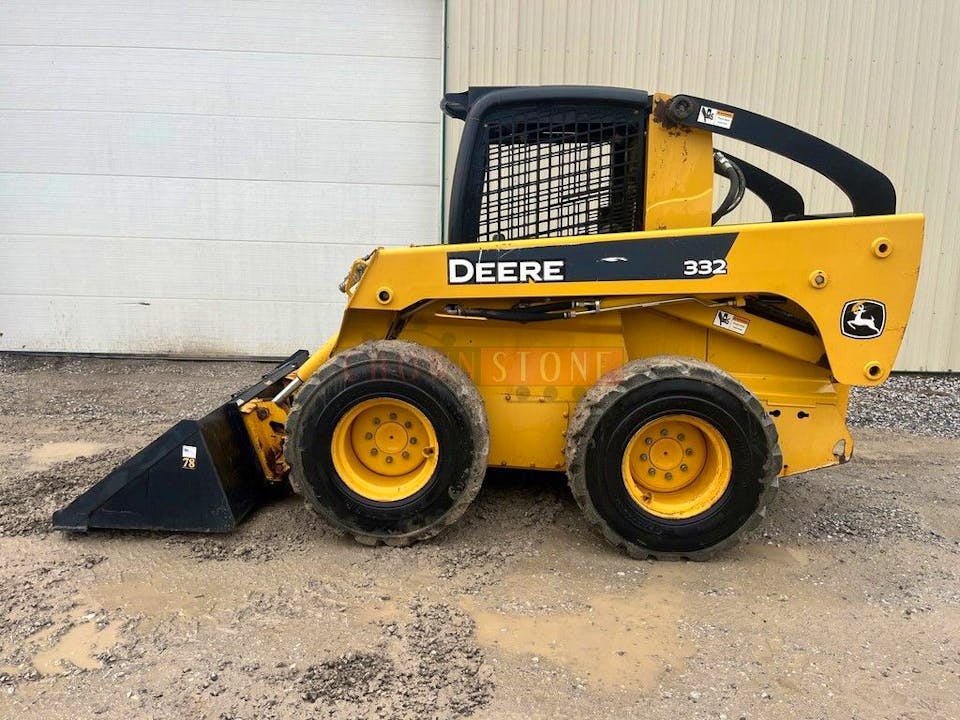 John Deere 332
