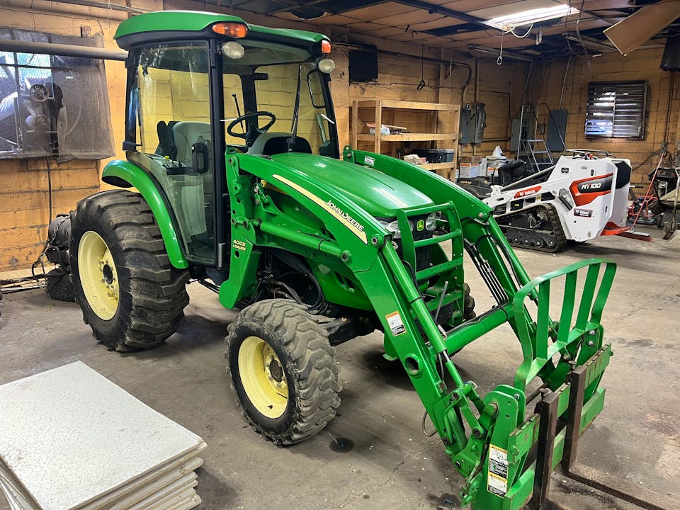John Deere 4320