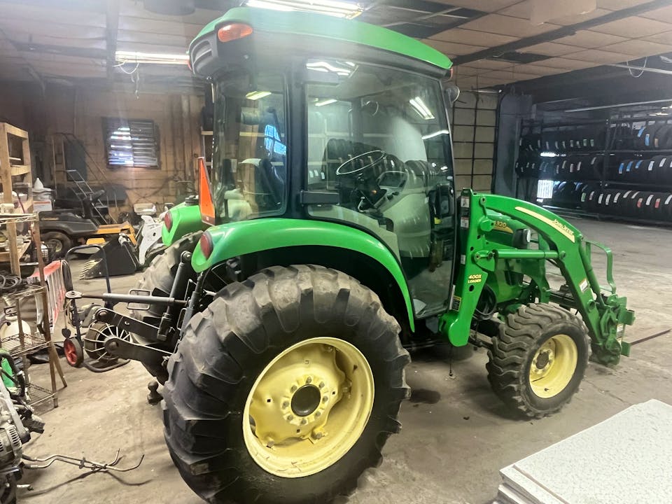 John Deere 4320