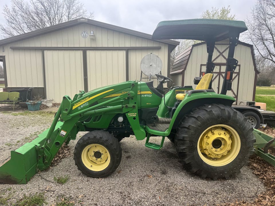 John Deere 4320