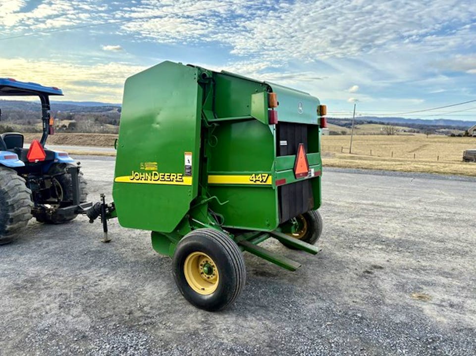 John Deere 447