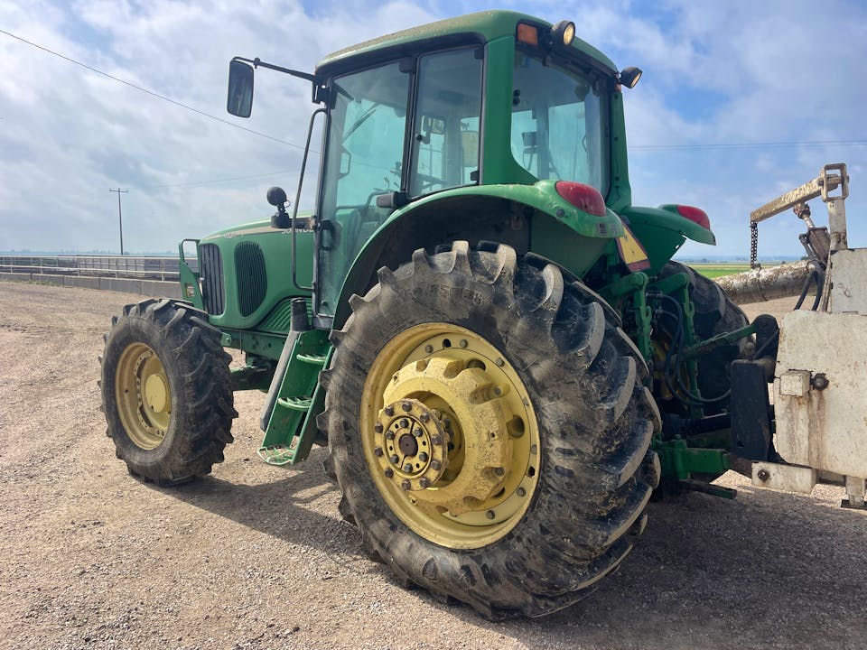 John Deere 7520