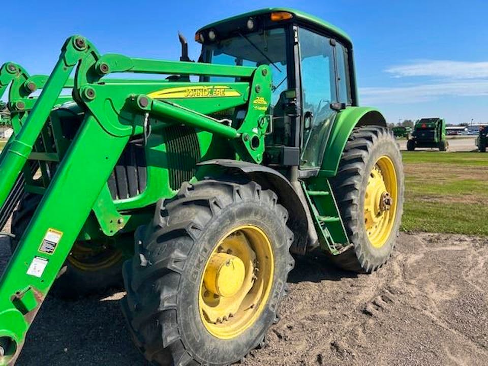 John Deere 7520