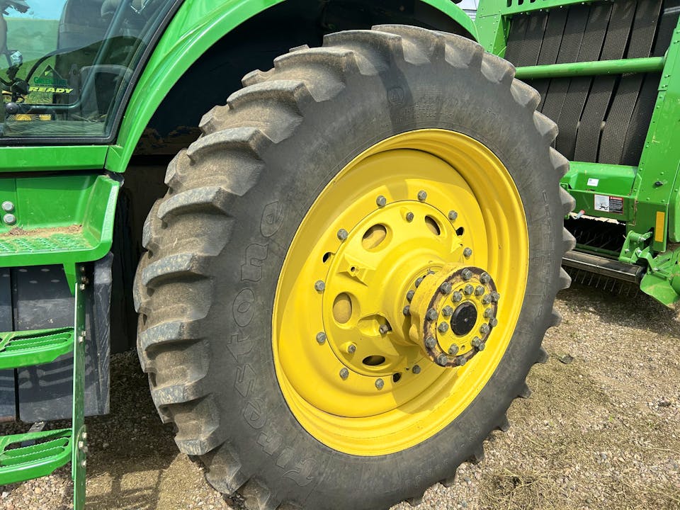 John Deere 8430
