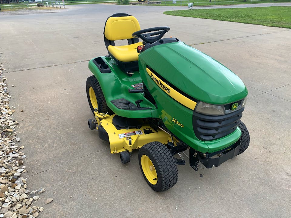 John Deere X320