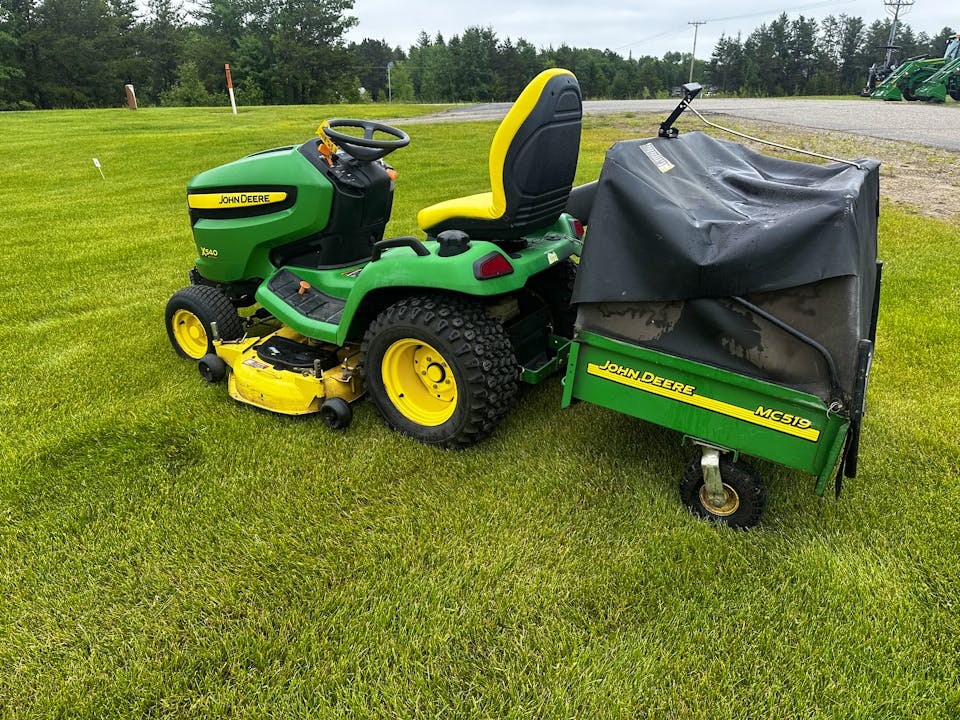 John Deere X540