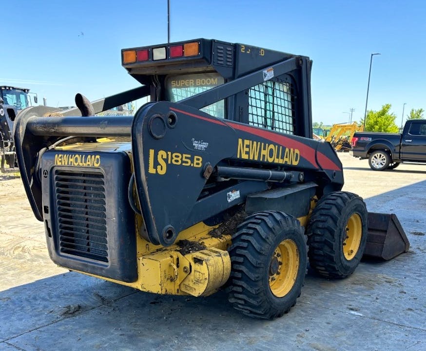 New Holland LS185B