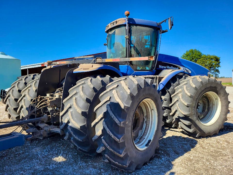 NEW HOLLAND TJ380