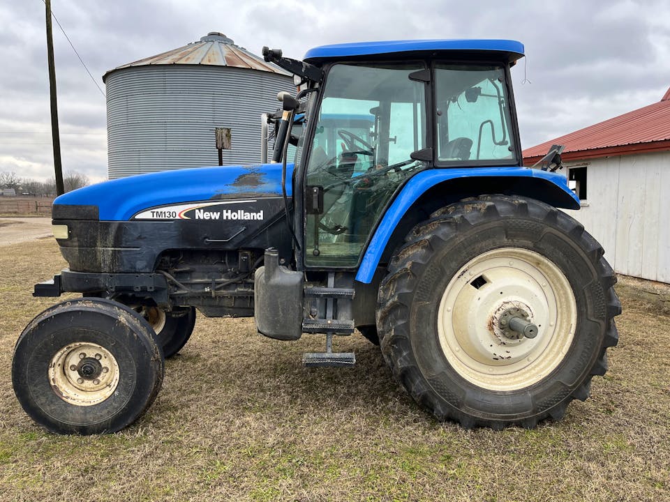 New Holland TM130