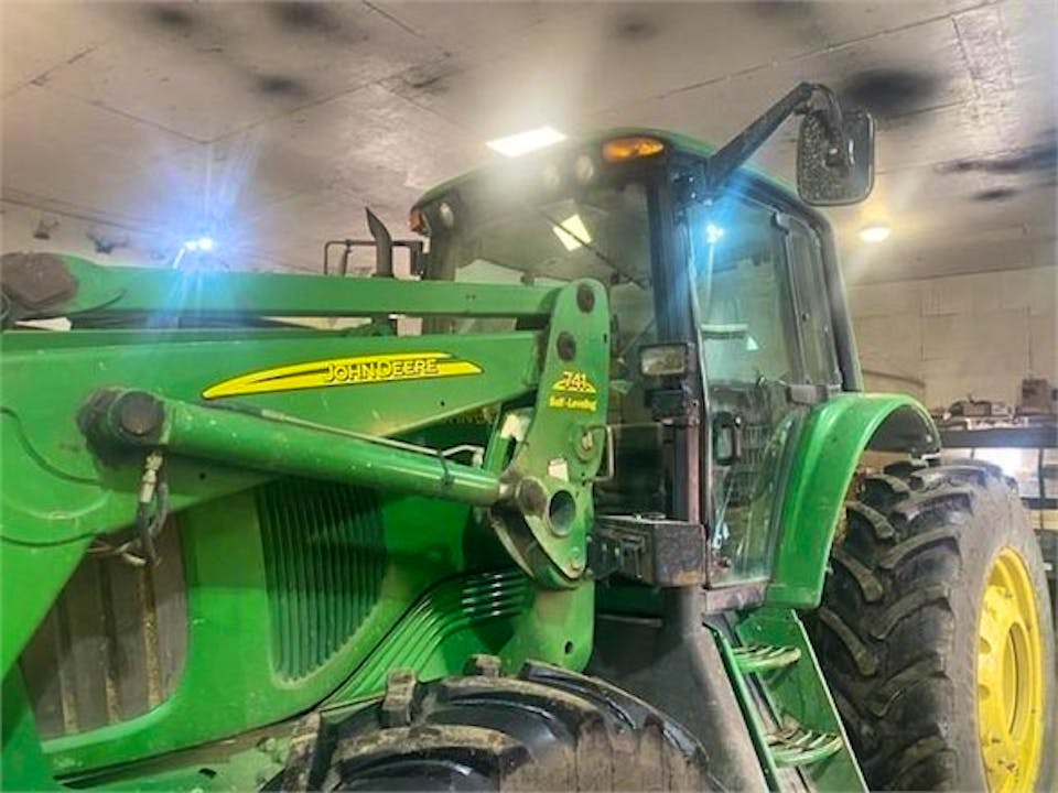 John Deere 7520