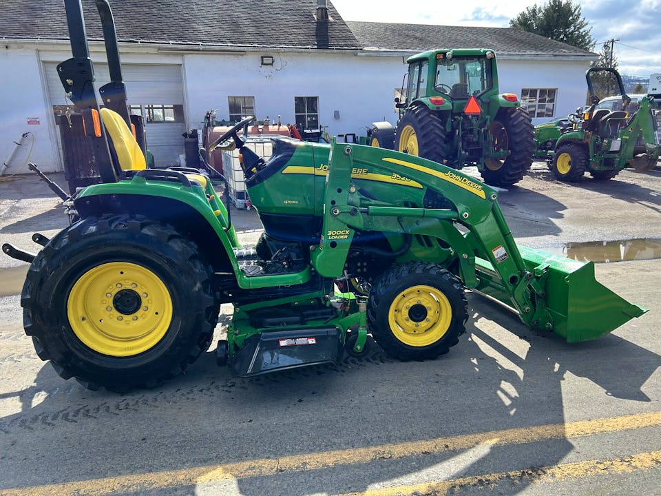 John Deere 3520