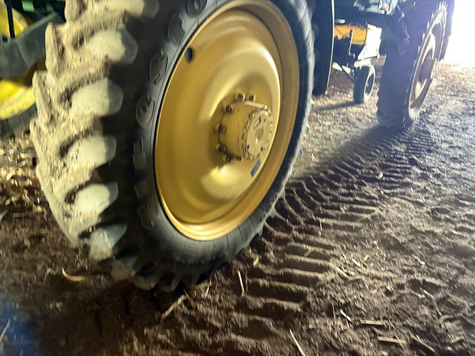 John Deere 4720