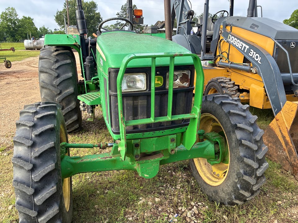 John Deere 5203