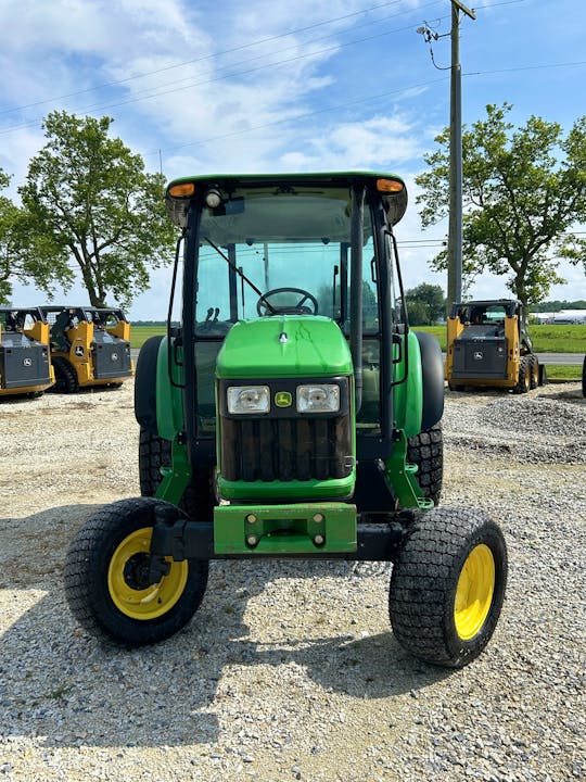John Deere 5325