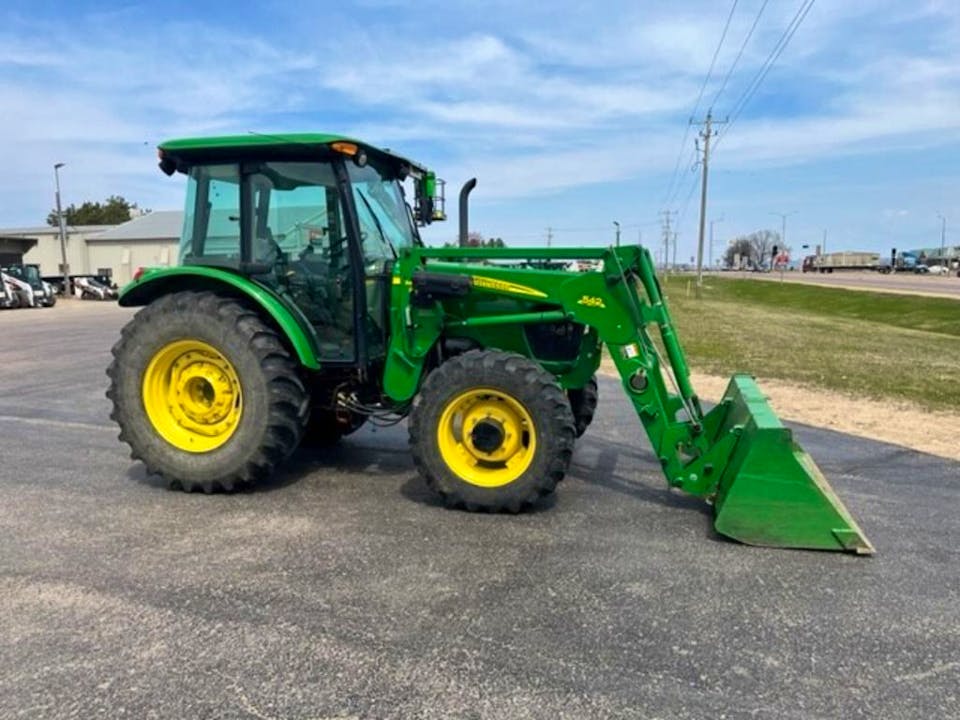 John Deere 5425
