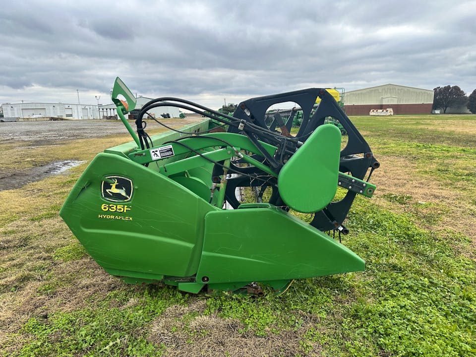 John Deere 635F