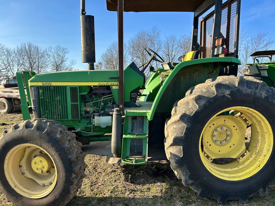 John Deere 6403