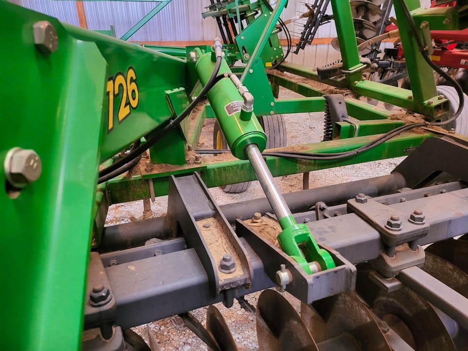 John Deere 726
