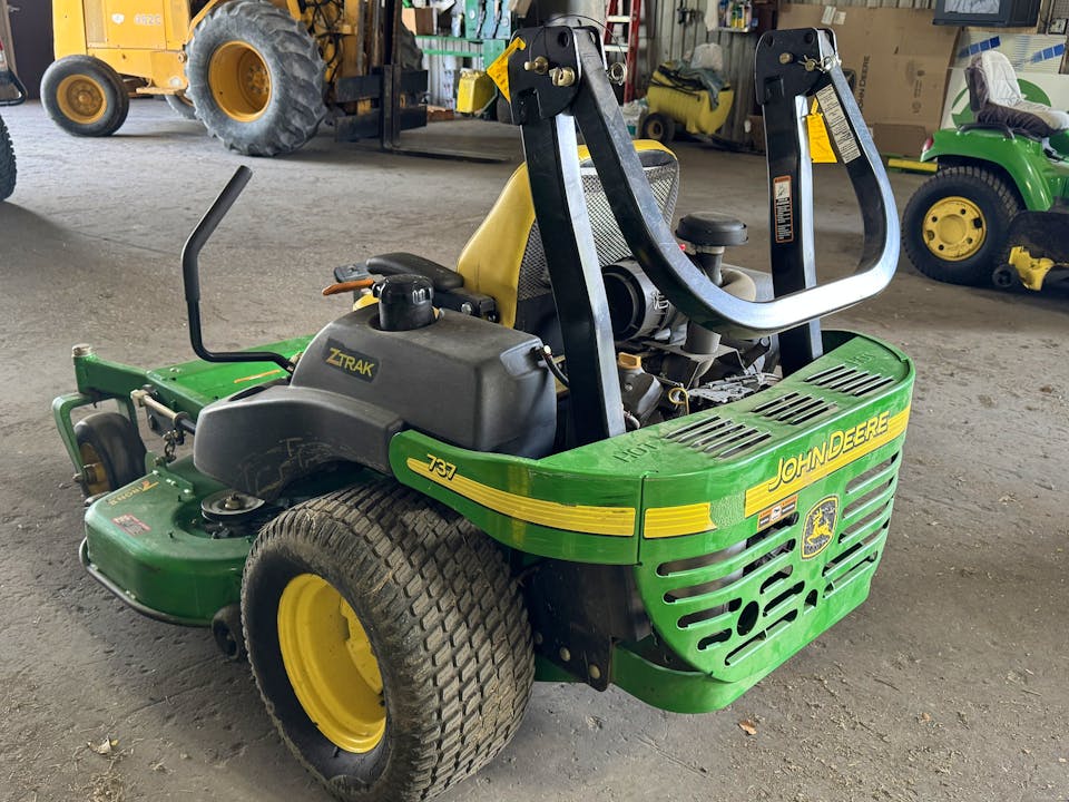 John Deere 737