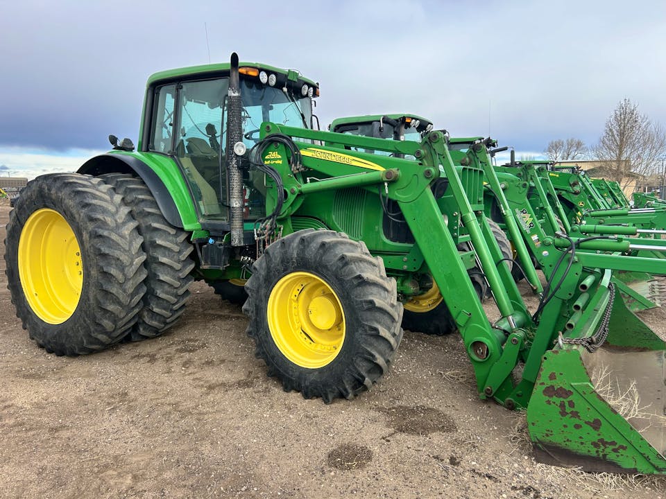 John Deere 7520