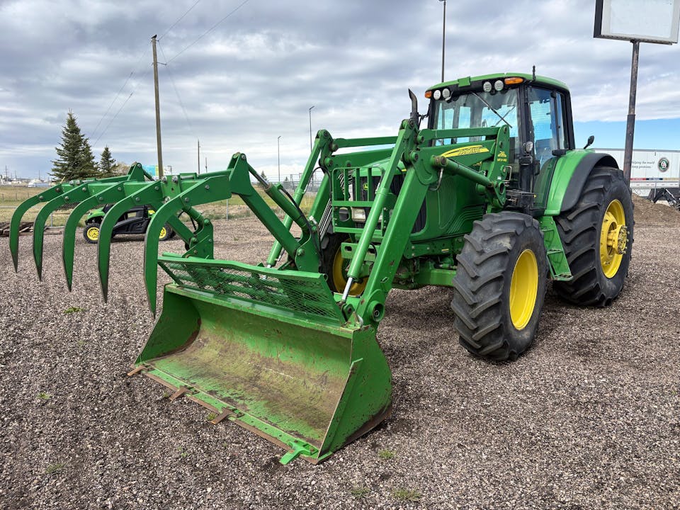 John Deere 7520