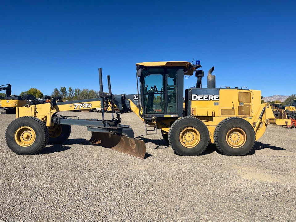 John Deere 770D