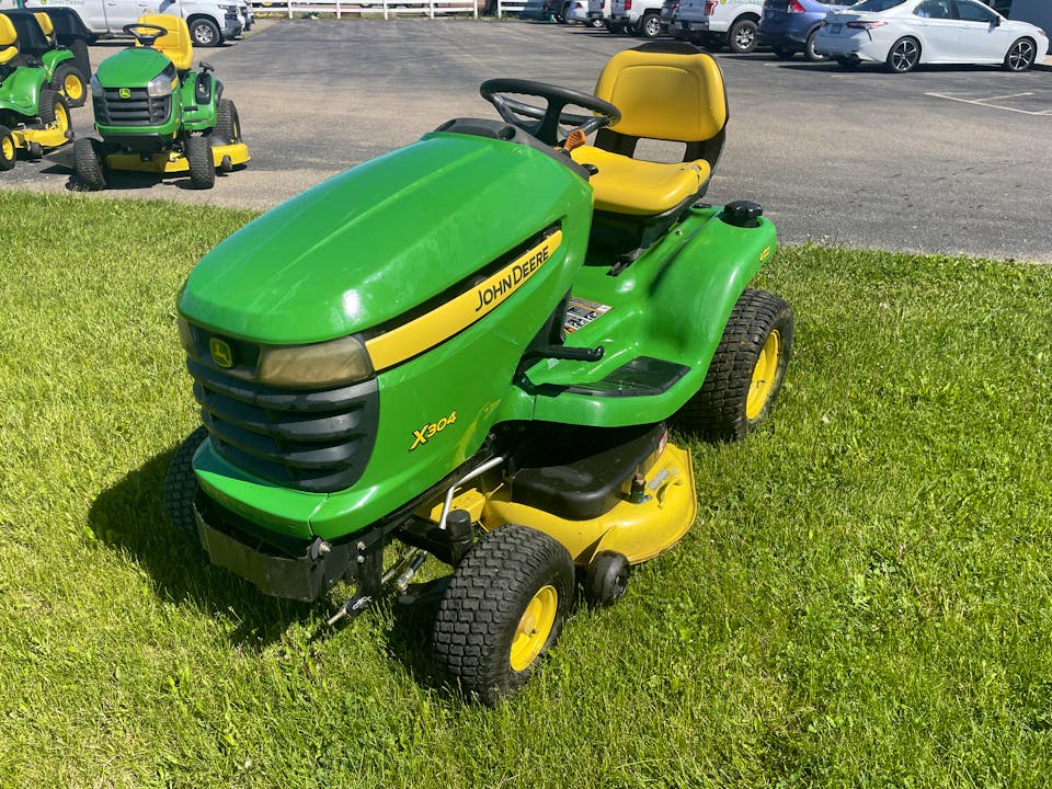 John Deere X304