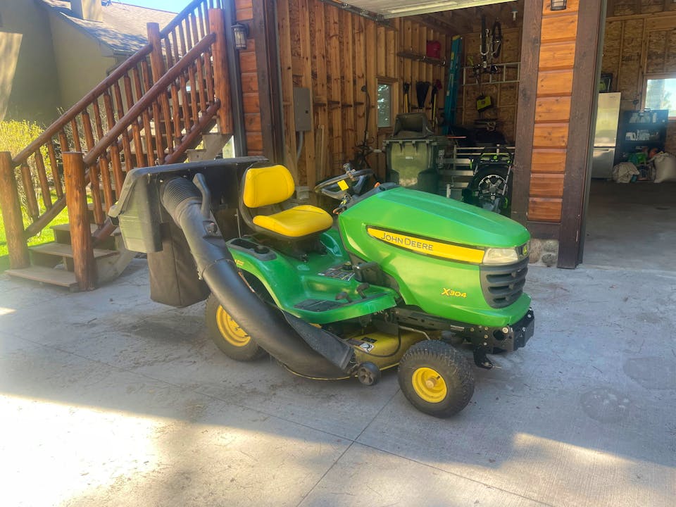 John Deere X304