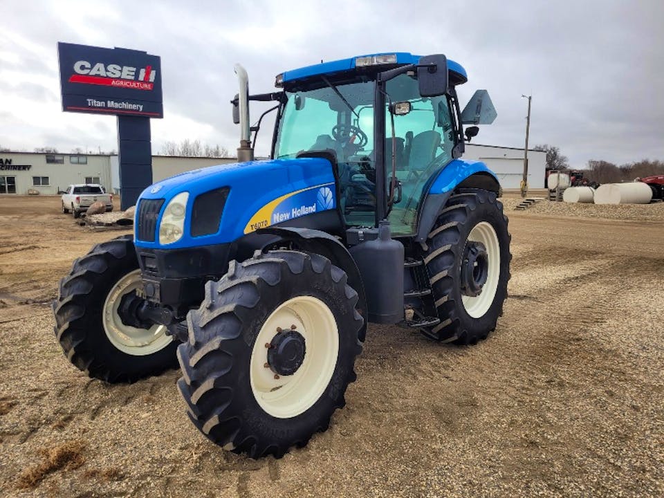 New Holland T6070