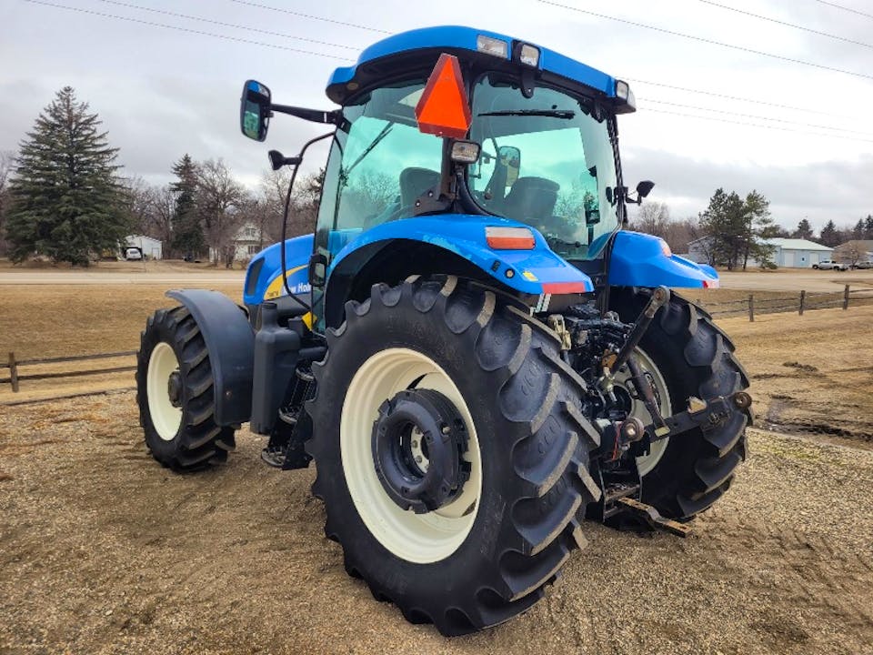 New Holland T6070
