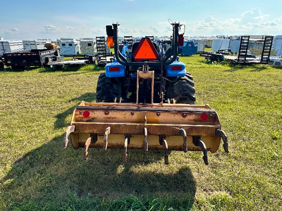 NEW HOLLAND TC33DA