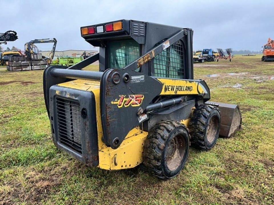 New Holland L175