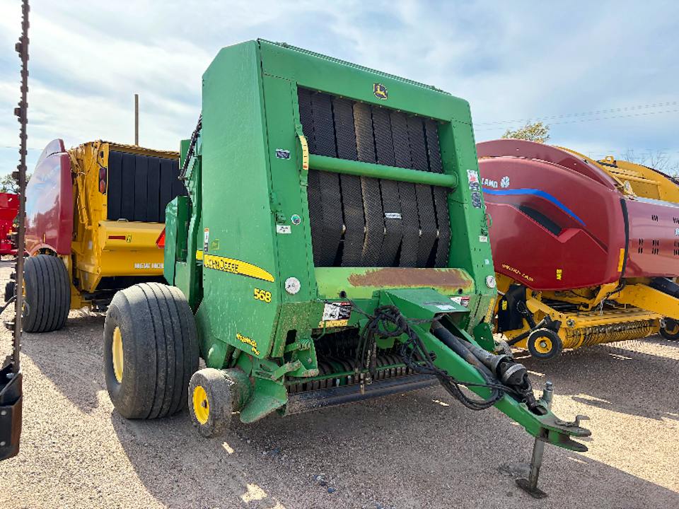 John Deere 568