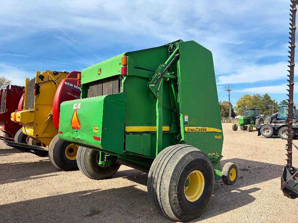 John Deere 568