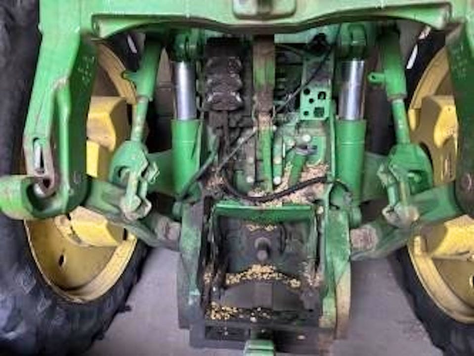 John Deere 8330