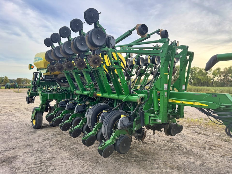 John Deere 1790