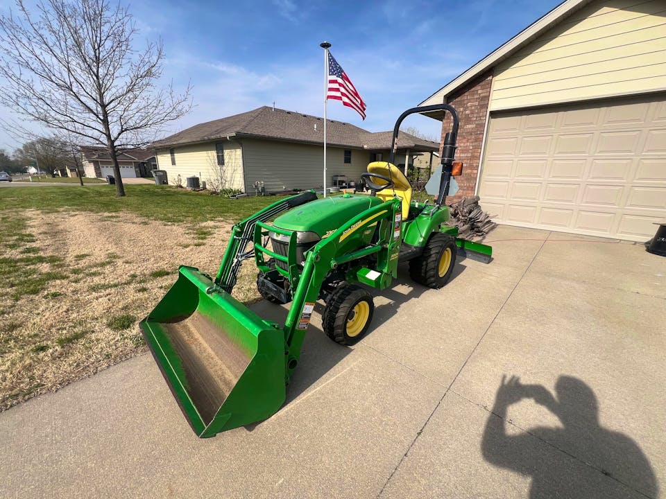 John Deere 2305