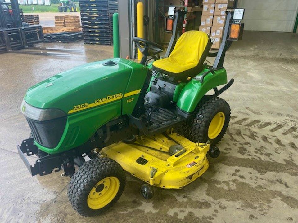 John Deere 2305