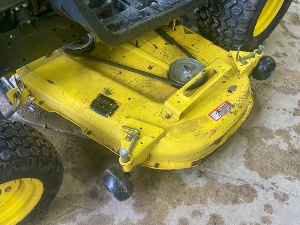 John Deere 2305