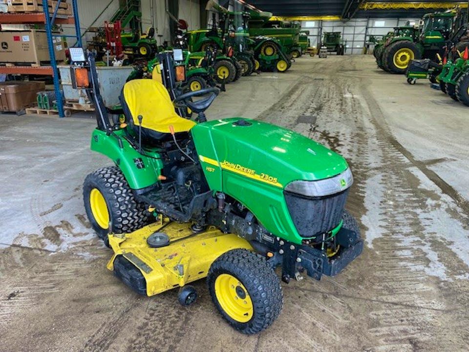 John Deere 2305