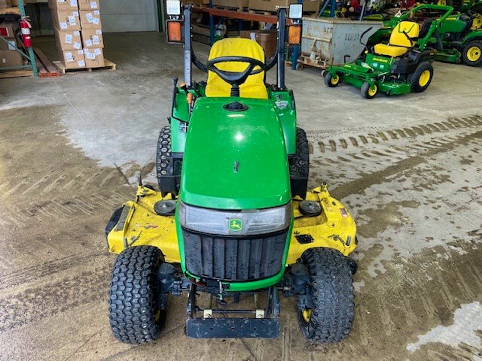 John Deere 2305