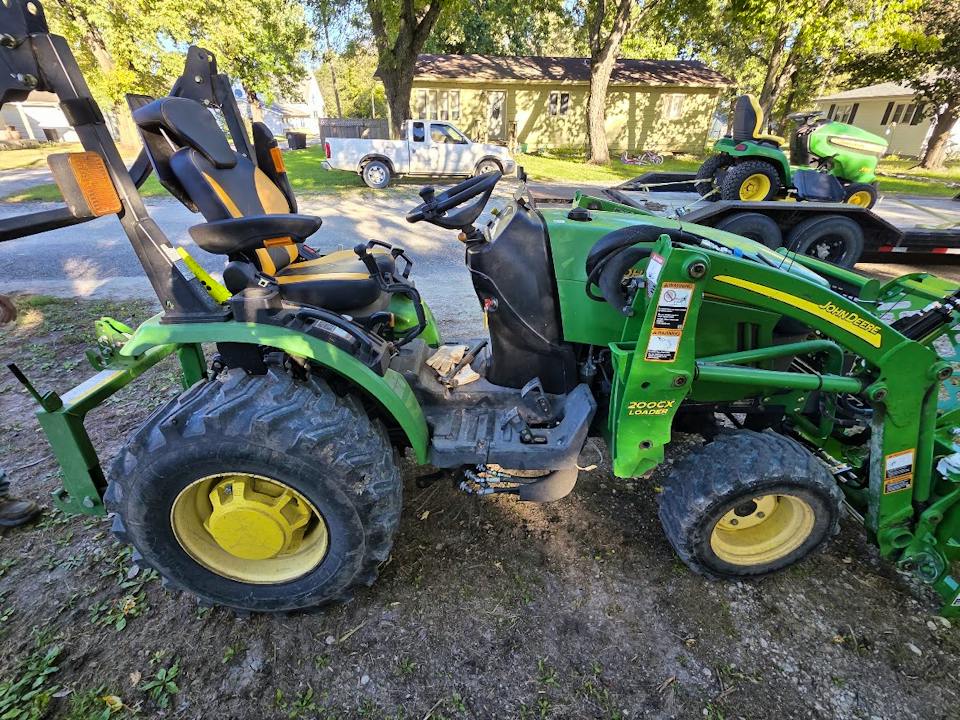 John Deere 2320