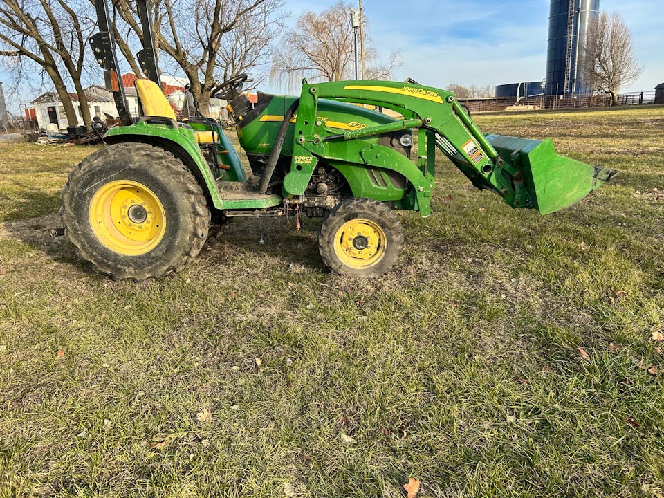 John Deere 3720
