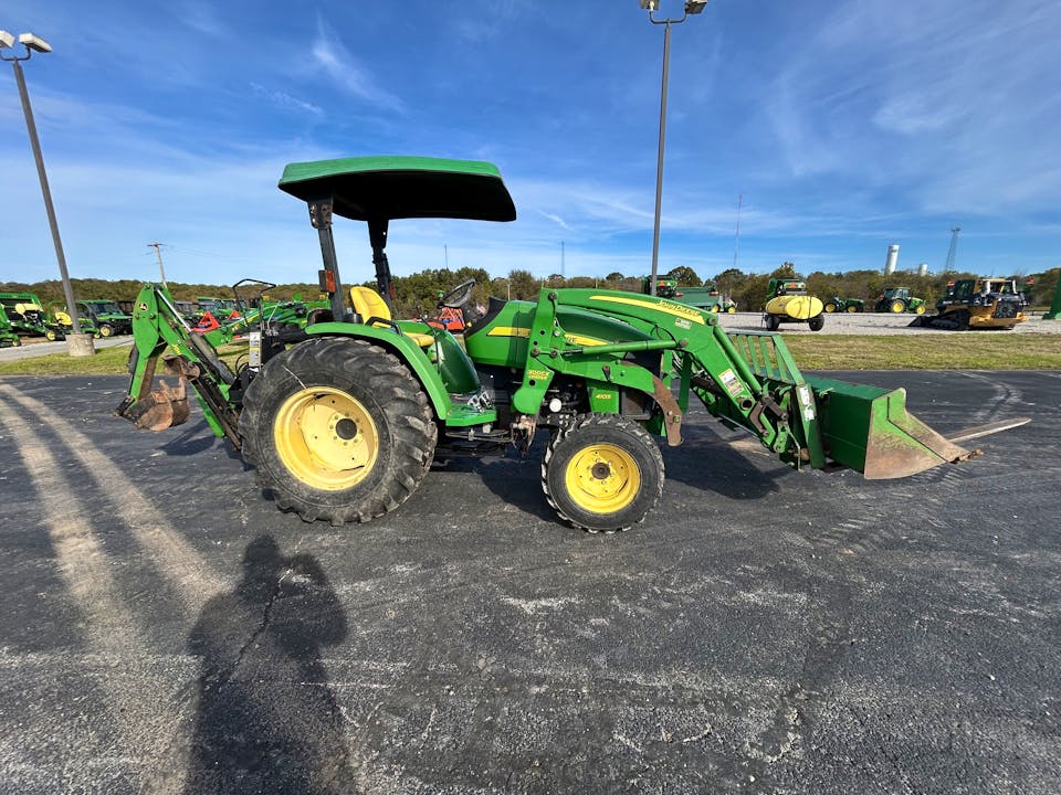 John Deere 4105